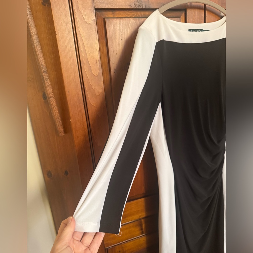 Lauren Ralph Lauren Black & White Long Sleeve Dress with ruching. Size 12   EUC - Picture 2 of 6